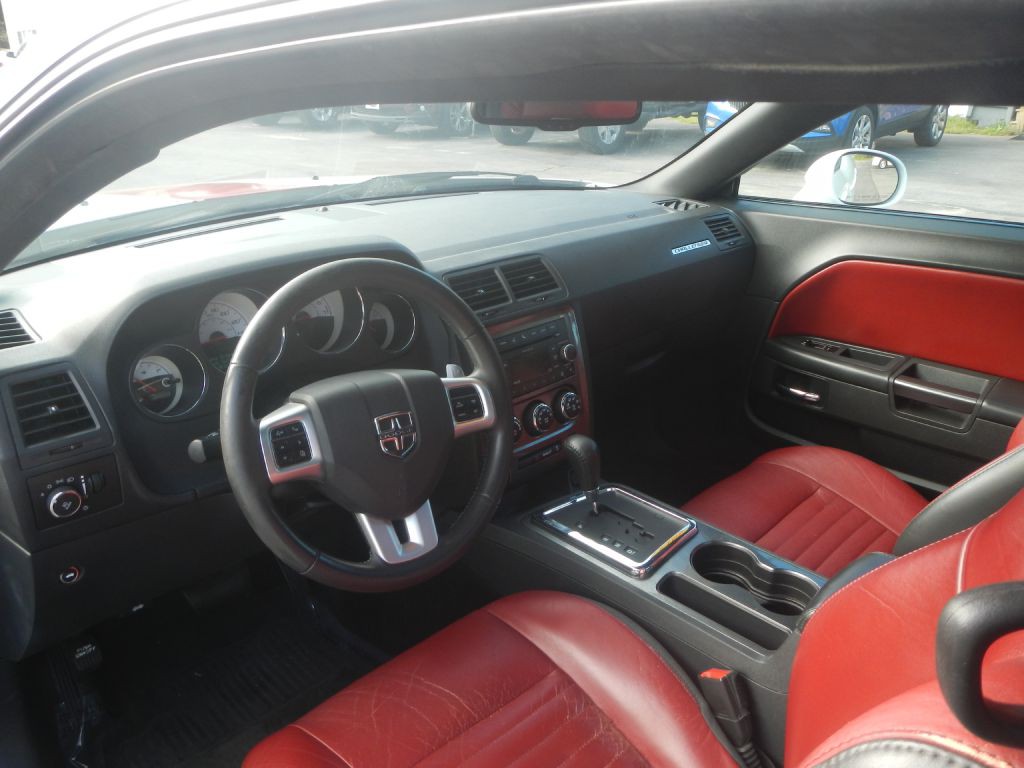 2014 Dodge Challenger Image 44