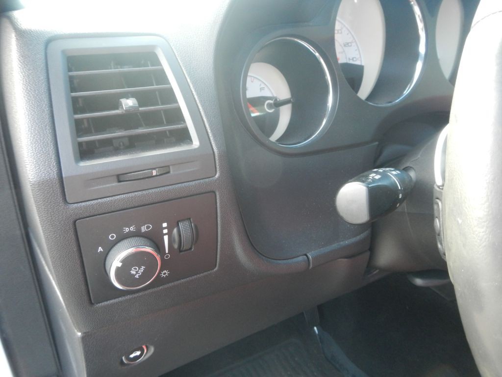 2014 Dodge Challenger Image 50