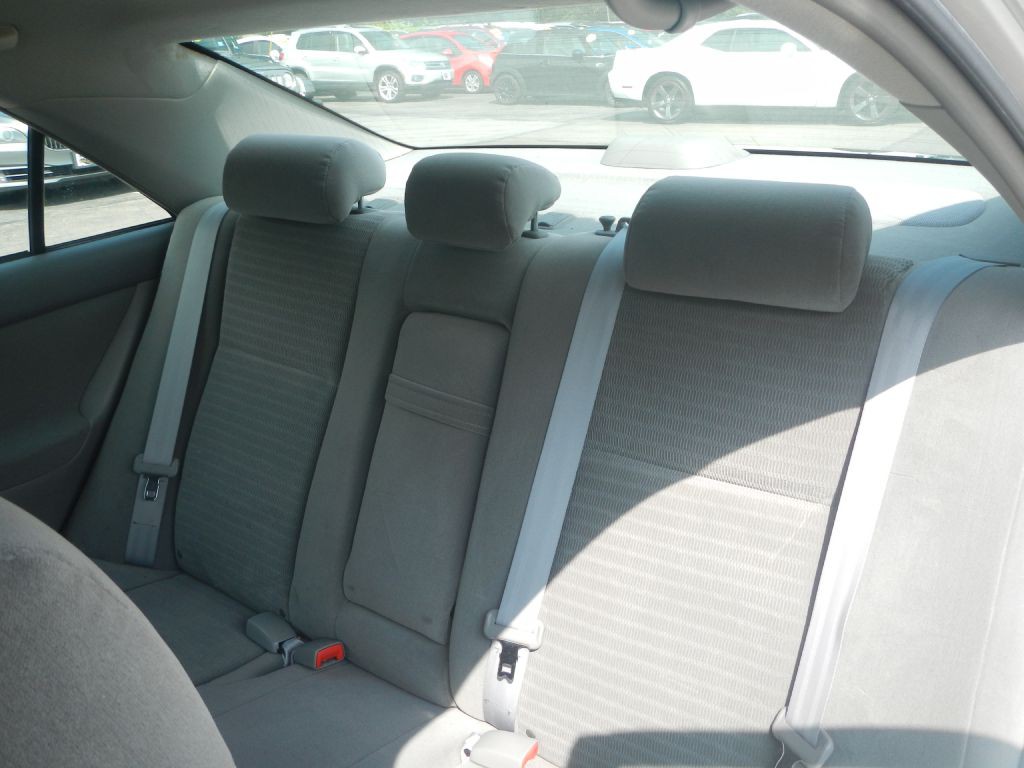 2005 Toyota Camry Image 8
