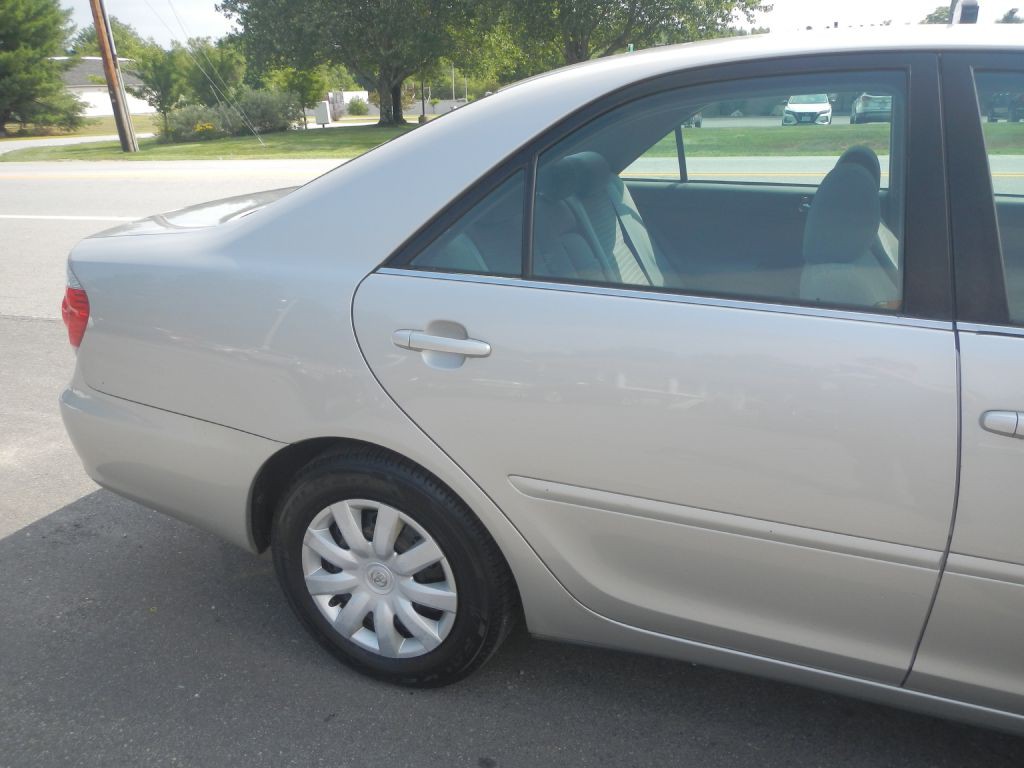 2005 Toyota Camry Image 14