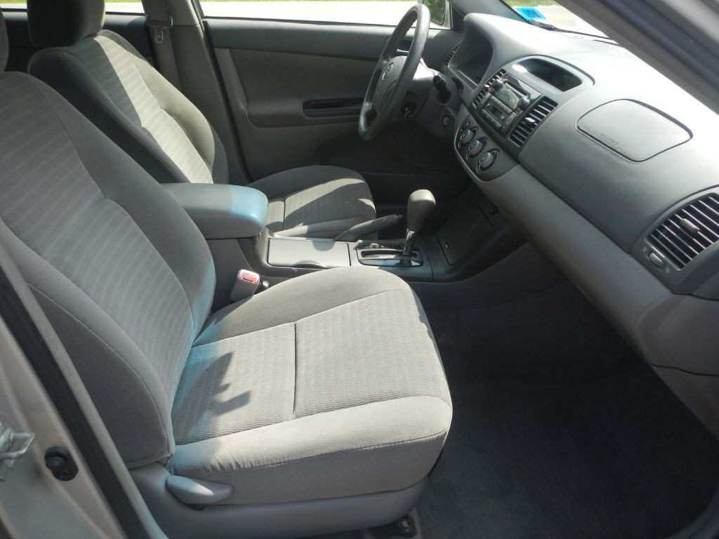 2005 Toyota Camry Image 16