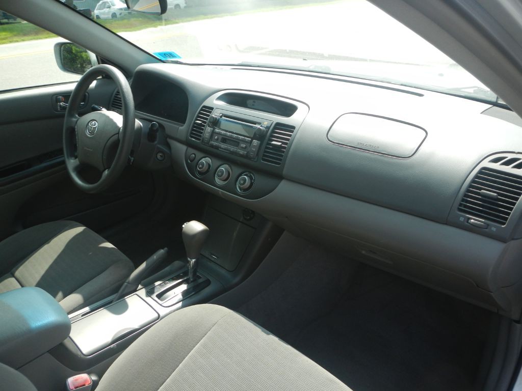 2005 Toyota Camry Image 18