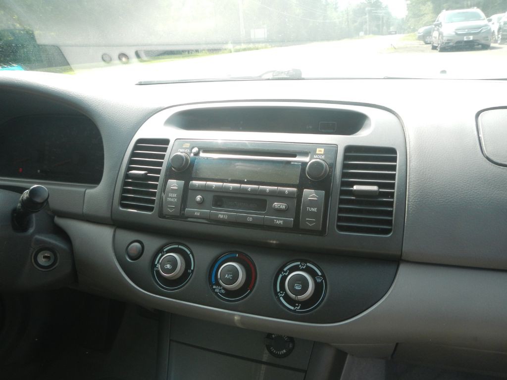 2005 Toyota Camry Image 20