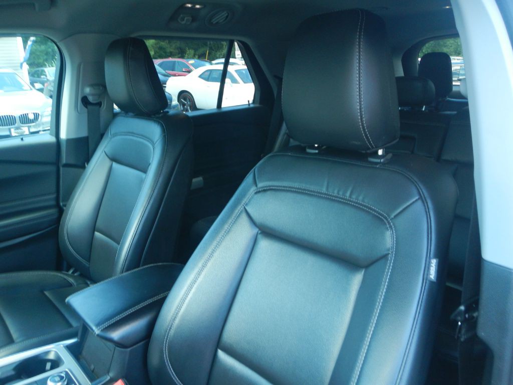 2020 Ford Explorer Image 4