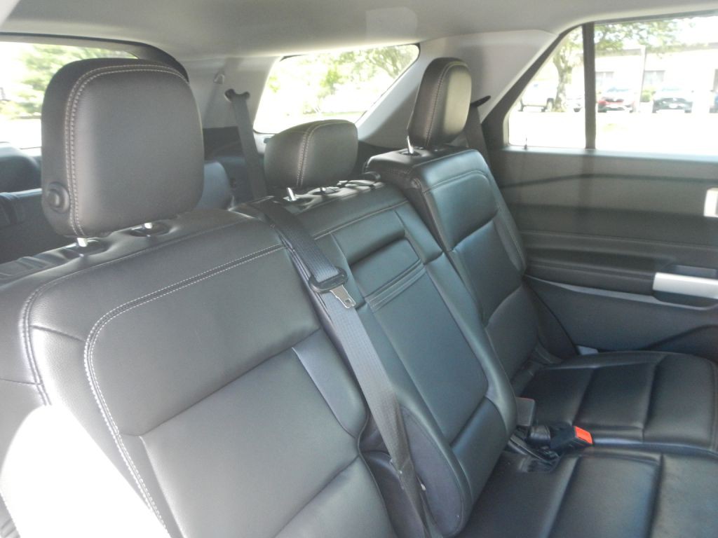 2020 Ford Explorer Image 9