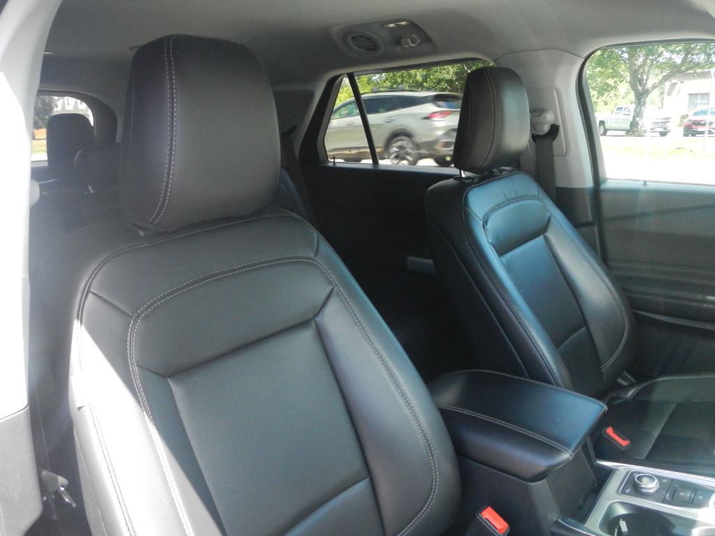 2020 Ford Explorer Image 11