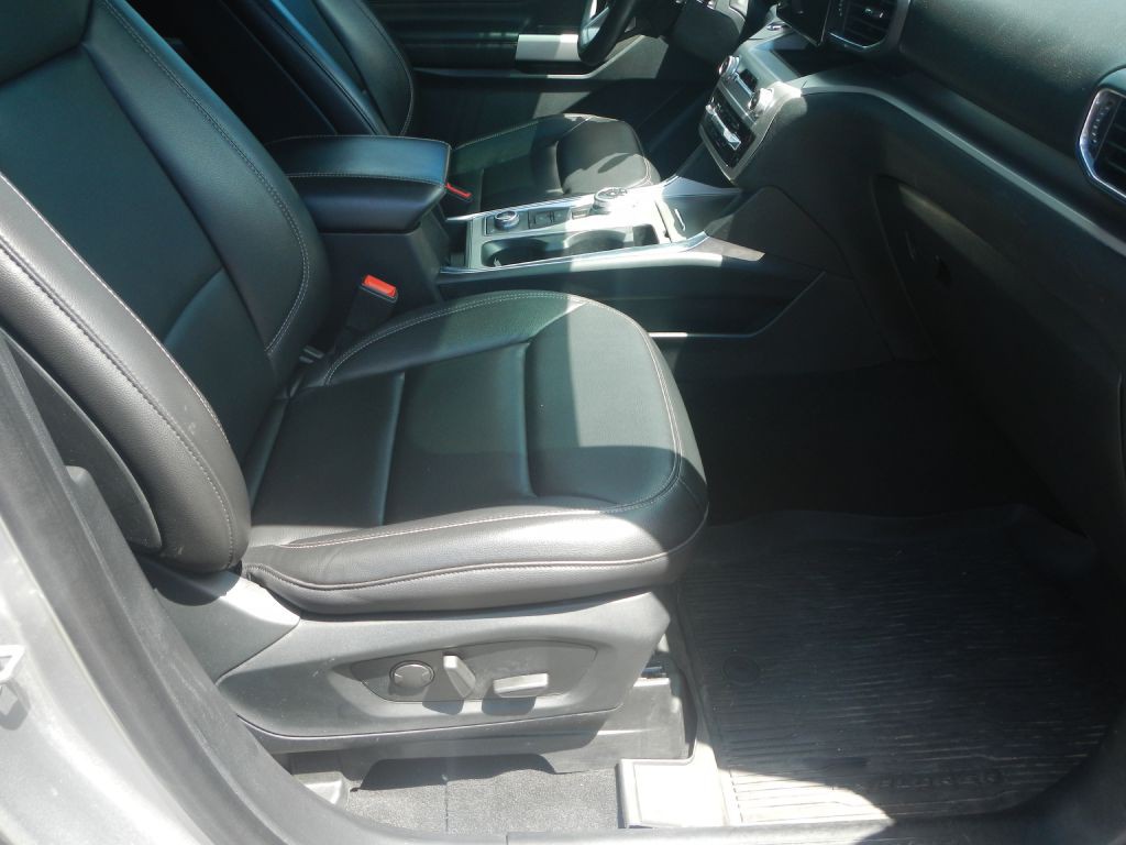 2020 Ford Explorer Image 23