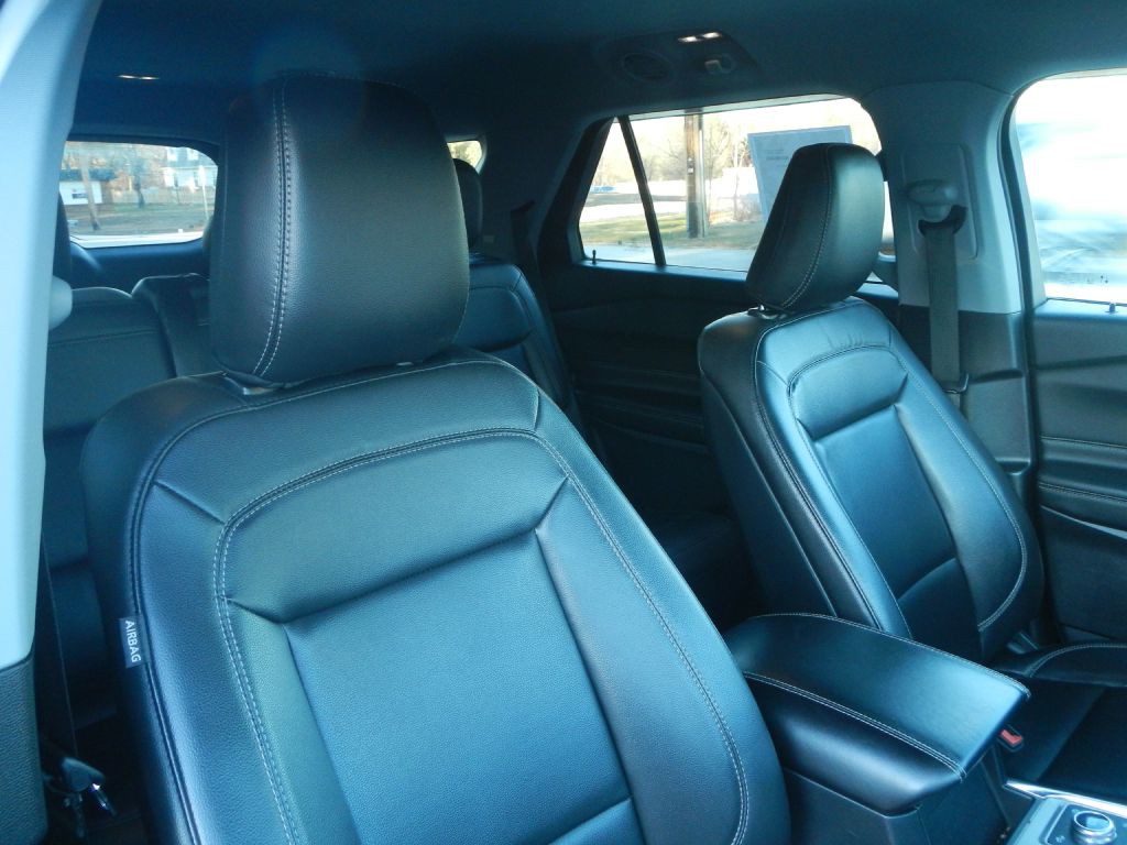 2020 Ford Explorer Image 2