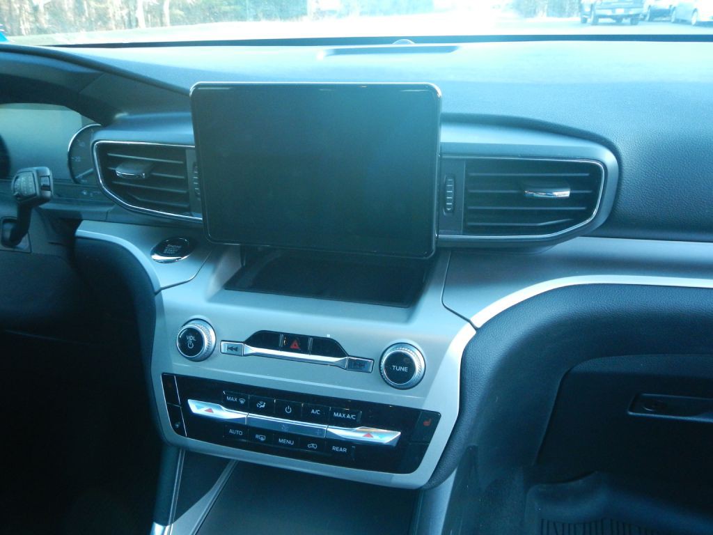 2020 Ford Explorer Image 25