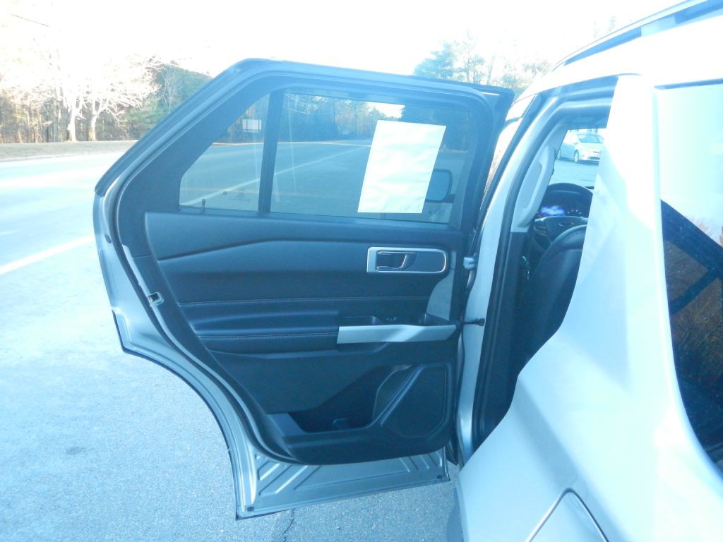 2020 Ford Explorer Image 40