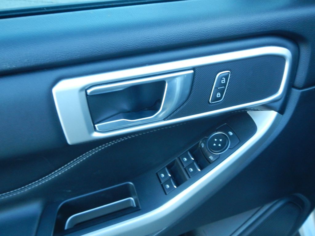 2020 Ford Explorer Image 47