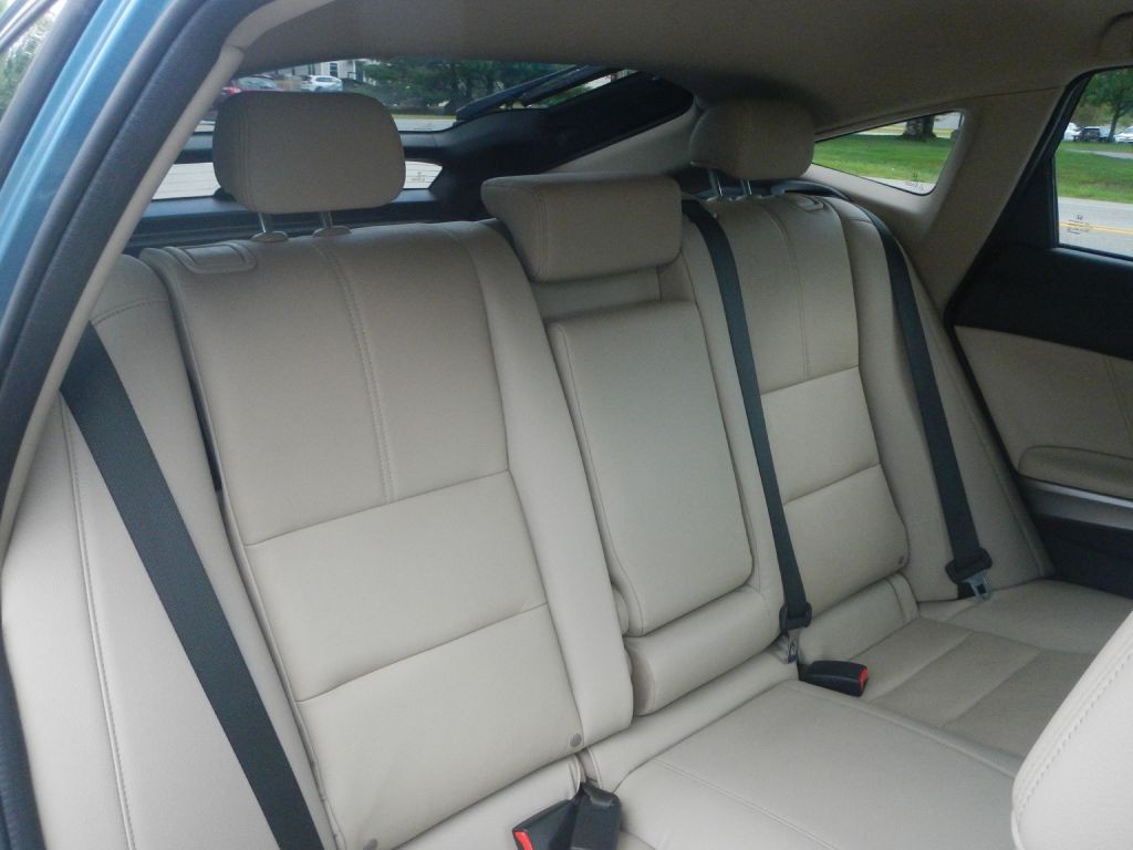 2015 Honda Crosstour Image 8