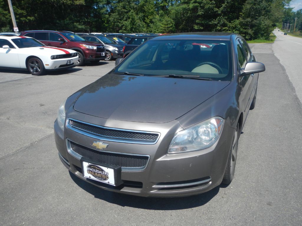 2012 Chevrolet Malibu Image 2