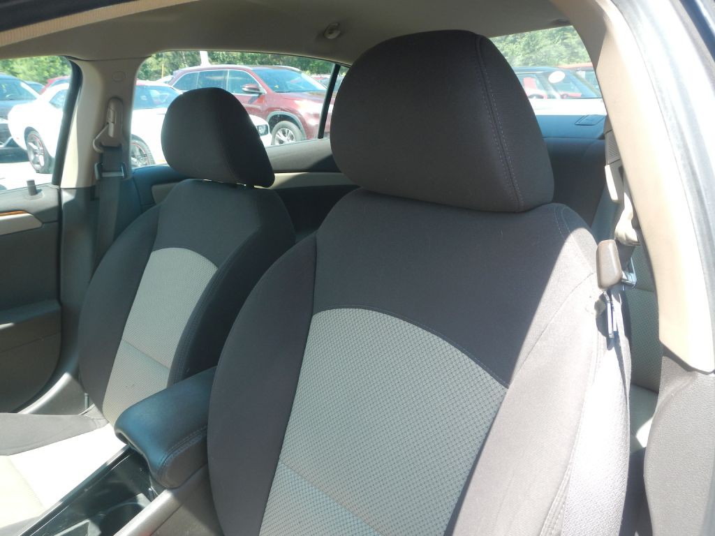 2012 Chevrolet Malibu Image 4