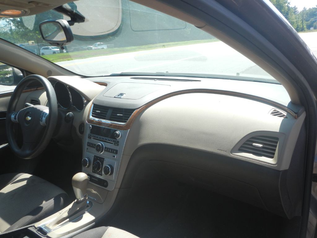2012 Chevrolet Malibu Image 10