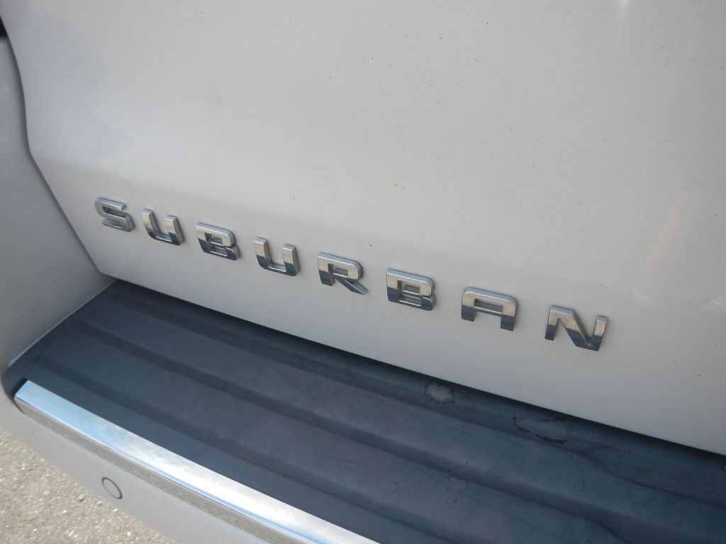 2017 Chevrolet Suburban Image 11