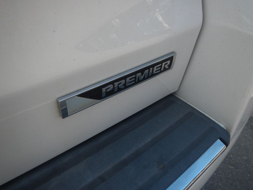 2017 Chevrolet Suburban Image 12