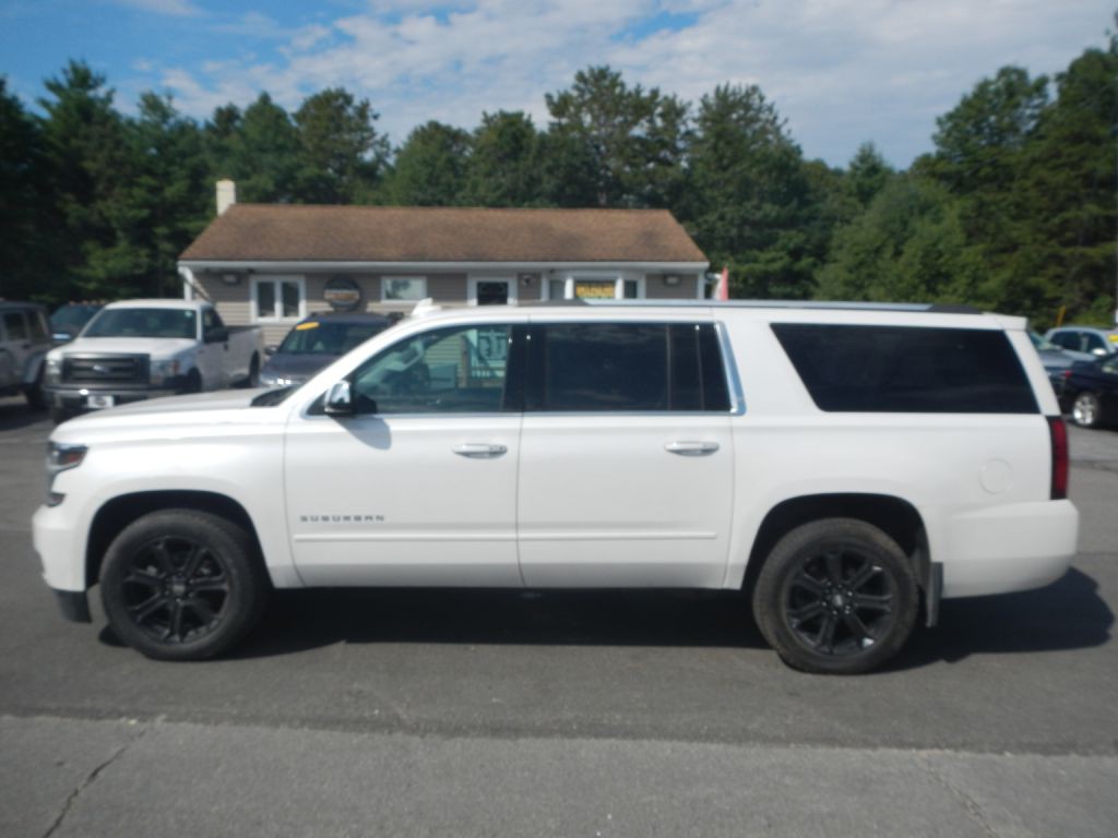 2017 Chevrolet Suburban Image 14