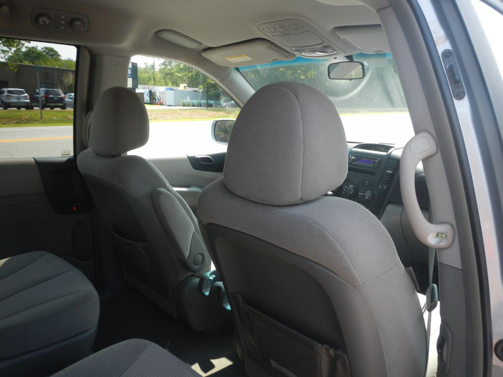 2007 Kia Sedona Image 28