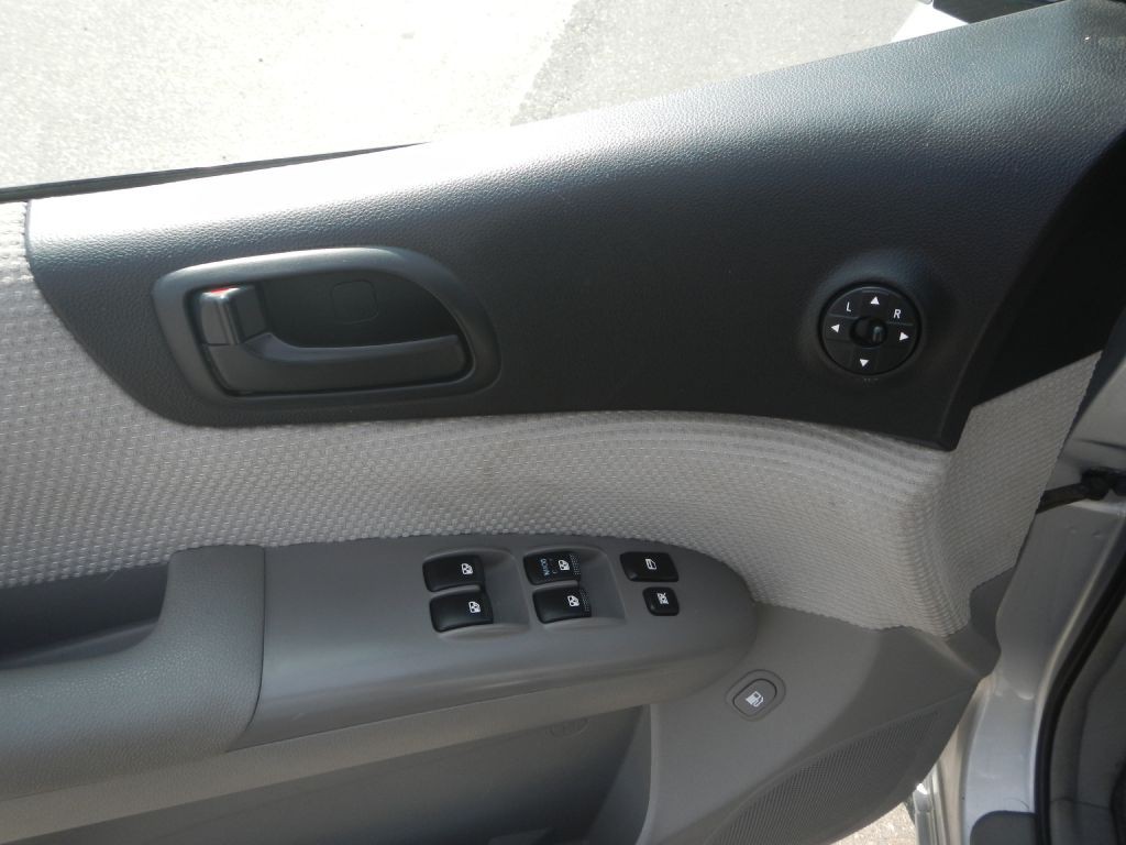 2007 Kia Sedona Image 50
