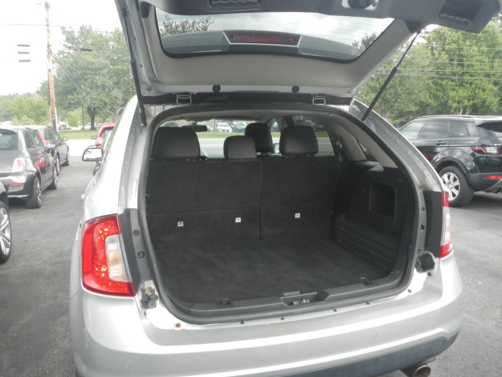2011 Ford Edge Image 8