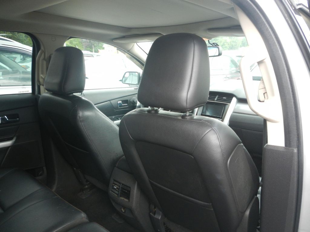 2011 Ford Edge Image 11