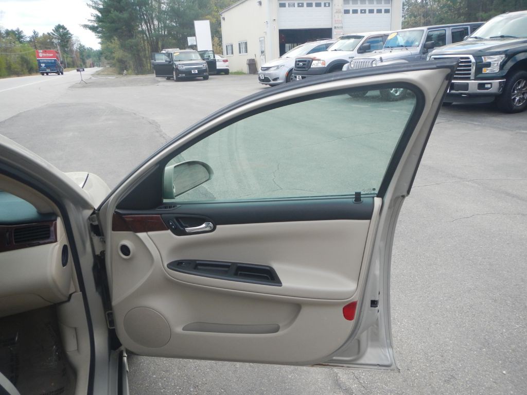 2009 Chevrolet Impala Image 16