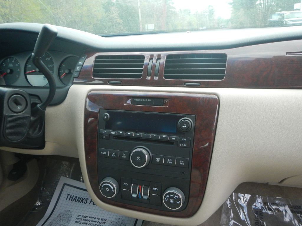 2009 Chevrolet Impala Image 23
