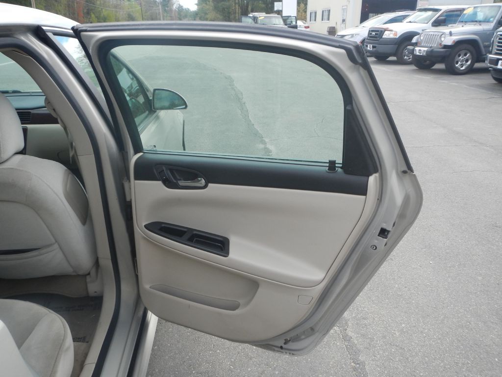 2009 Chevrolet Impala Image 25