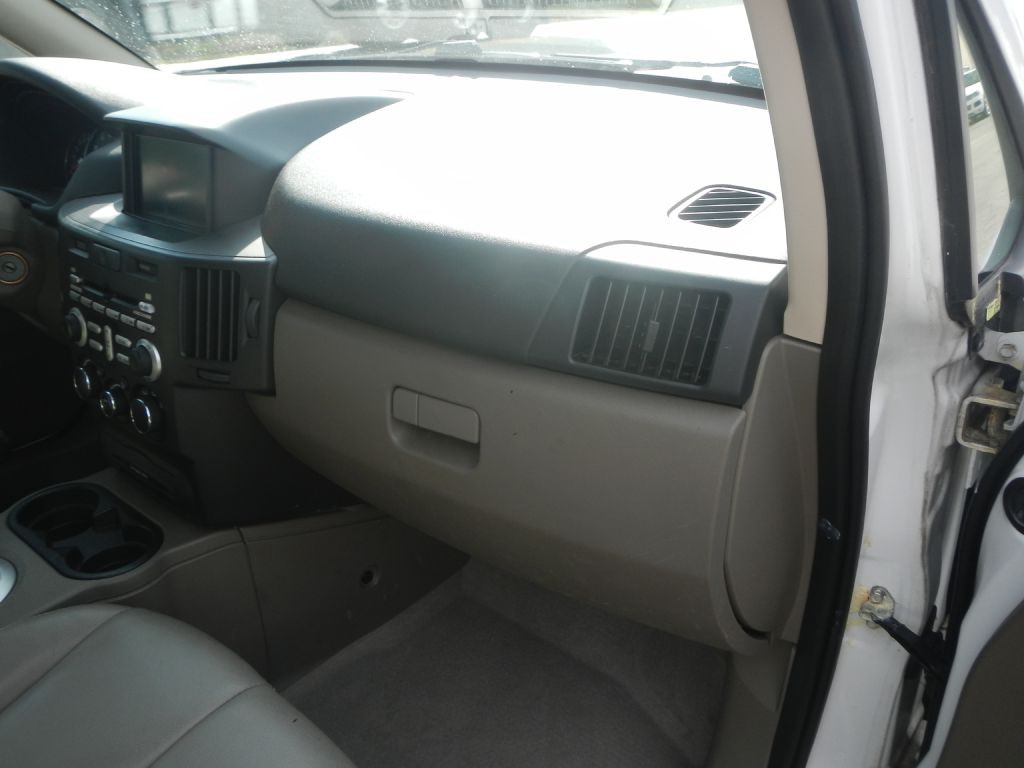 2011 Mitsubishi Endeavor Image 22