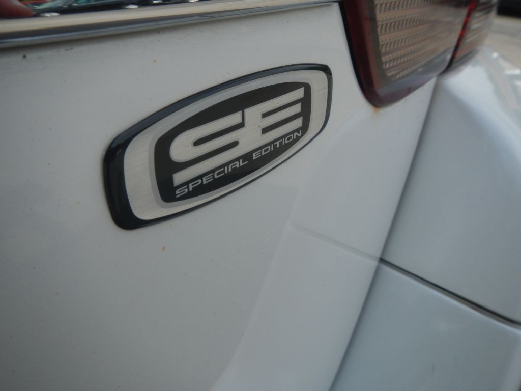 2011 Mitsubishi Endeavor Image 30