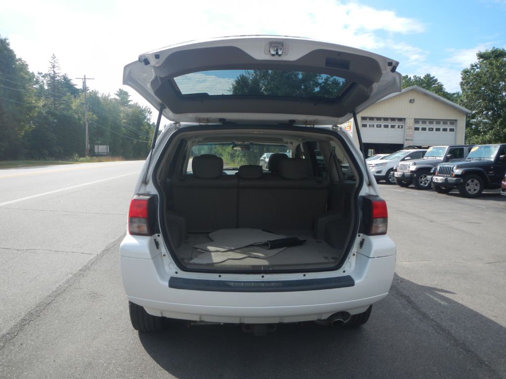 2011 Mitsubishi Endeavor Image 33