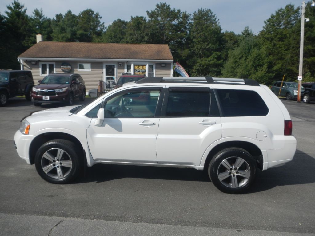 2011 Mitsubishi Endeavor Image 37
