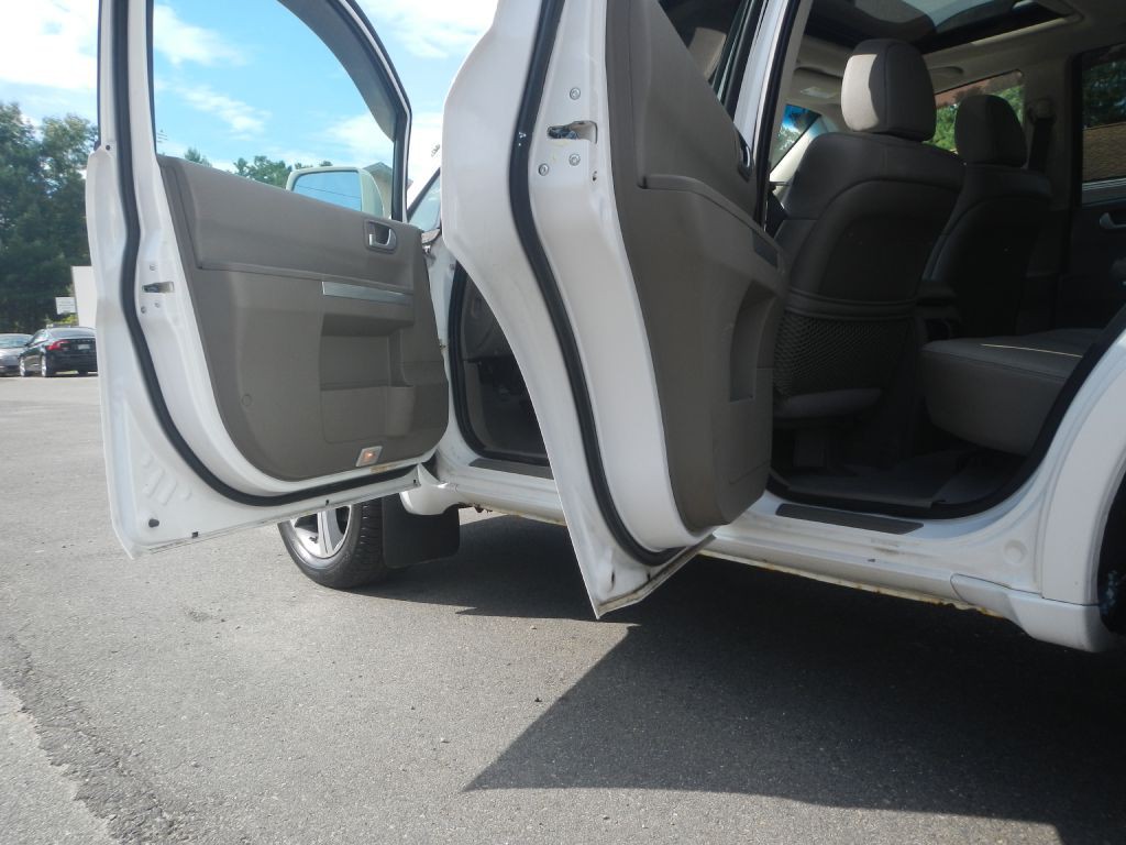 2011 Mitsubishi Endeavor Image 39