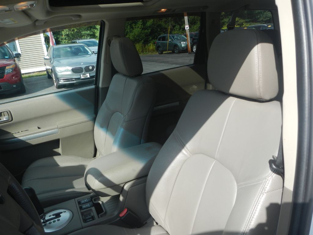2011 Mitsubishi Endeavor Image 49