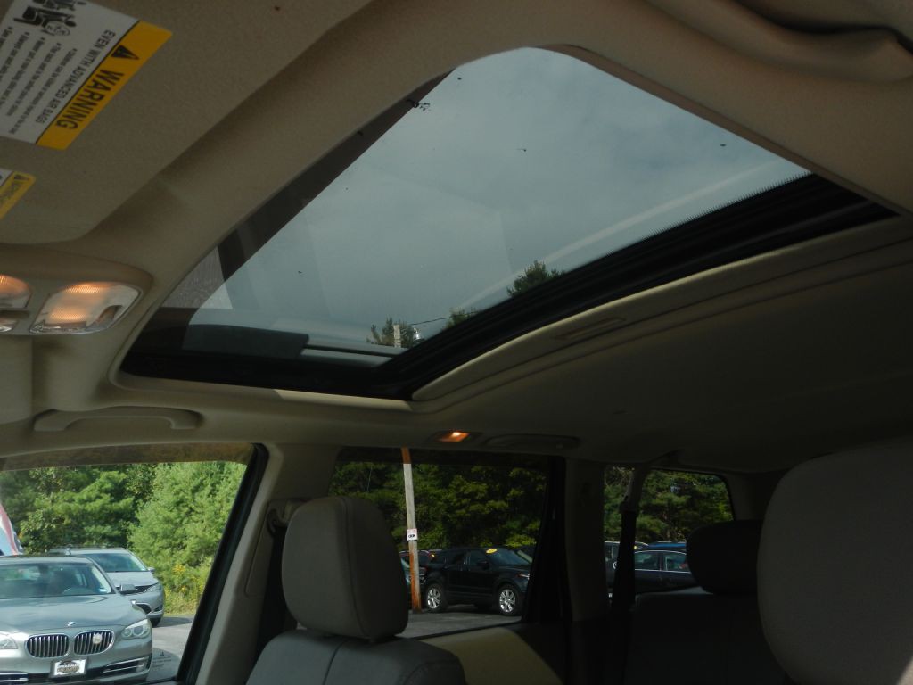 2011 Mitsubishi Endeavor Image 50