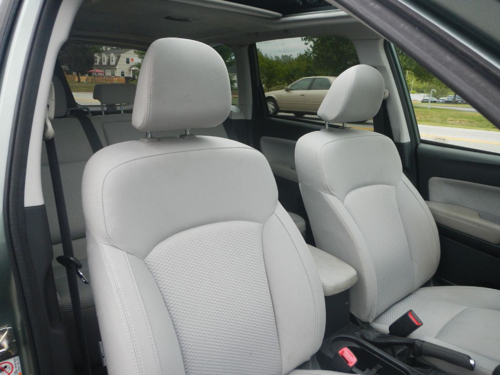2017 Subaru Forester Image 9