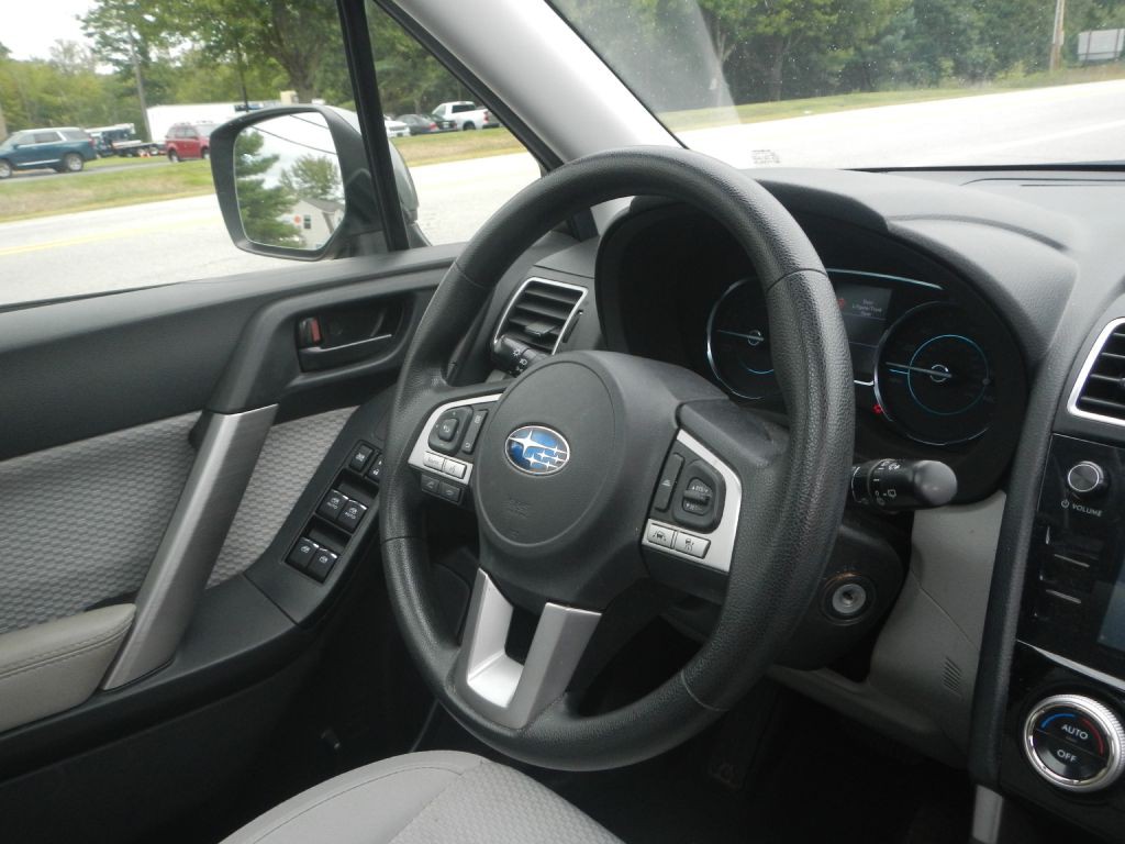 2017 Subaru Forester Image 21