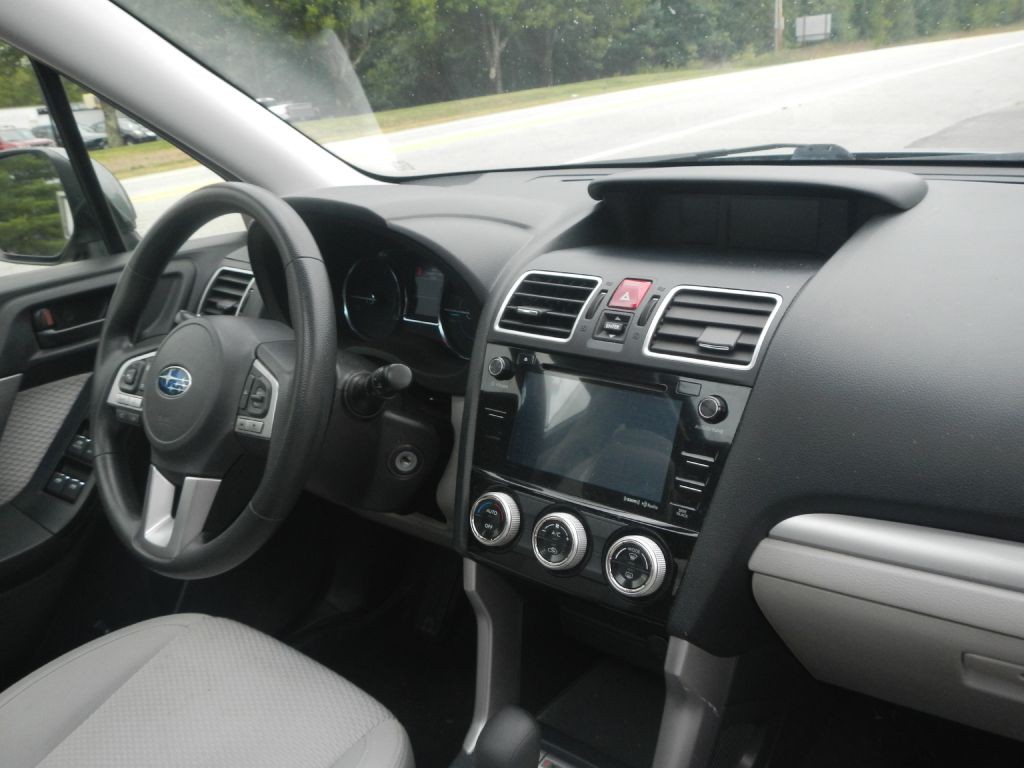 2017 Subaru Forester Image 22