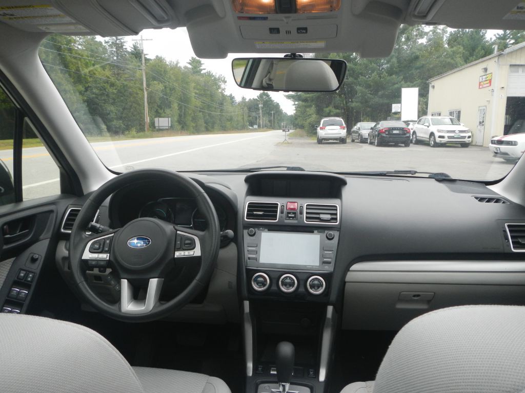 2017 Subaru Forester Image 29