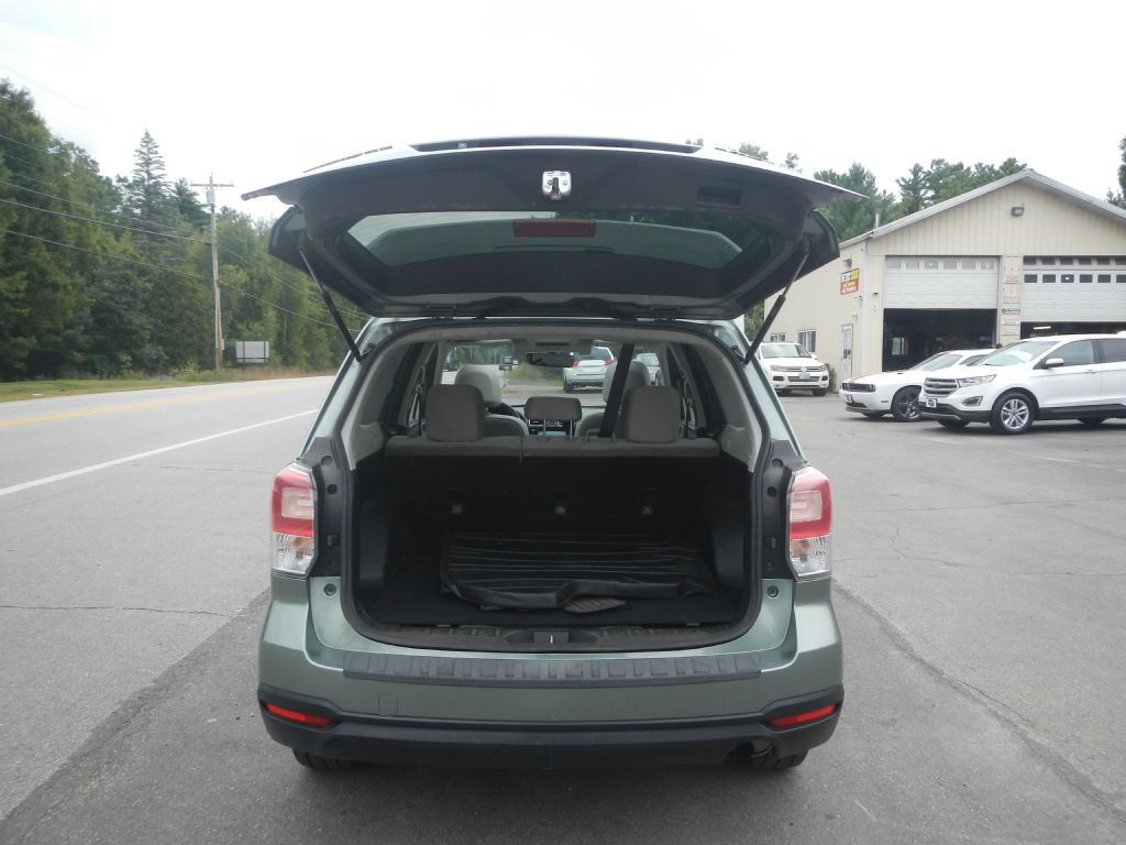 2017 Subaru Forester Image 35