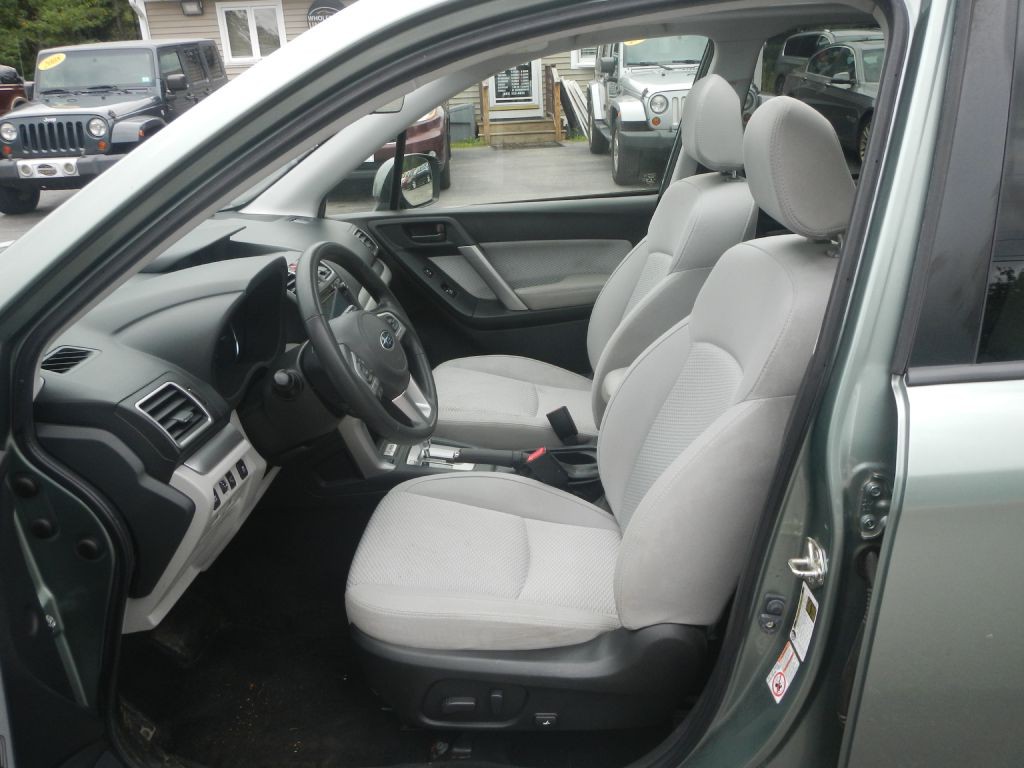 2017 Subaru Forester Image 50