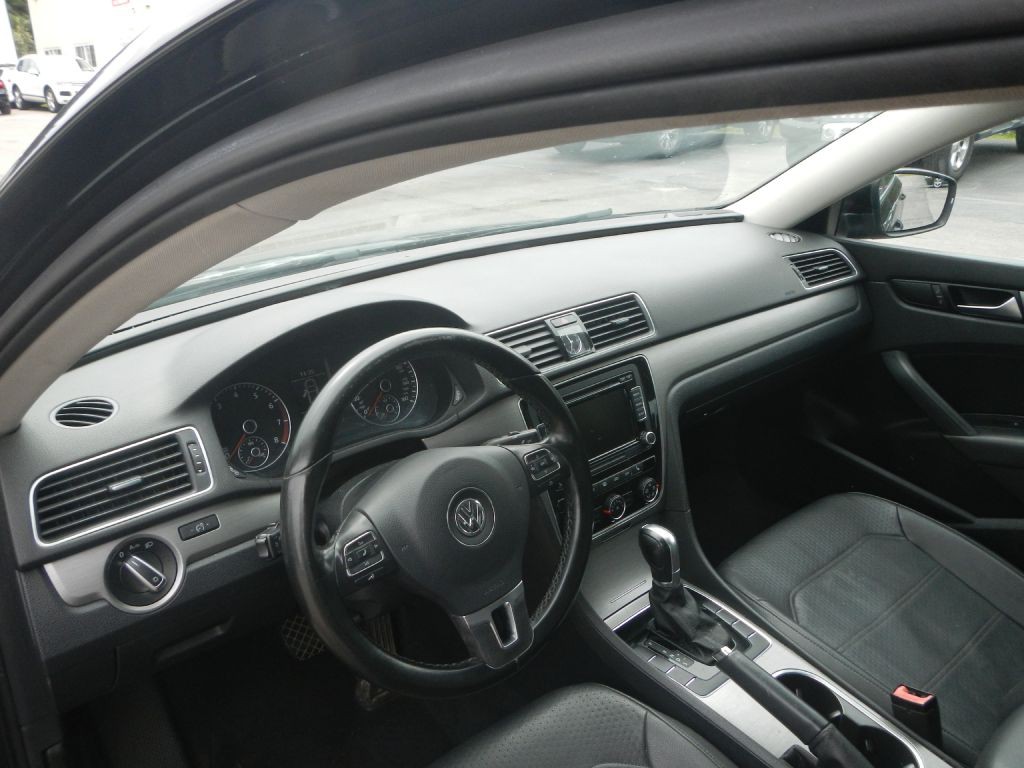 2015 Volkswagen Passat Image 3