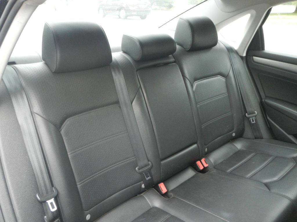 2015 Volkswagen Passat Image 8