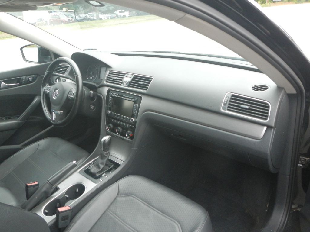 2015 Volkswagen Passat Image 10