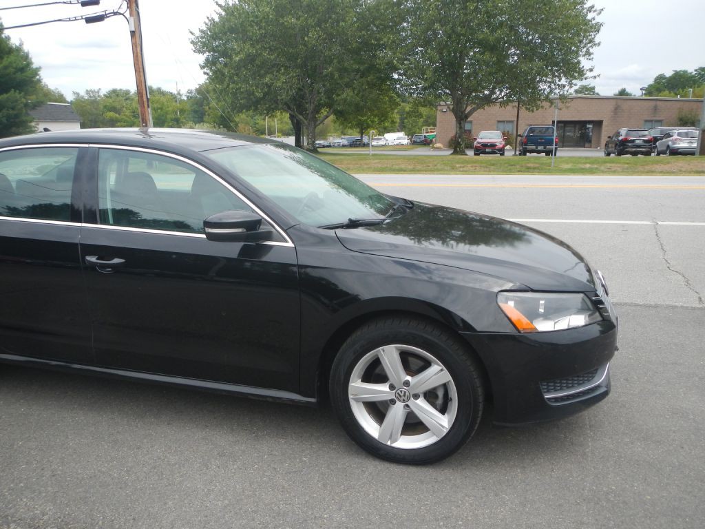 2015 Volkswagen Passat Image 12