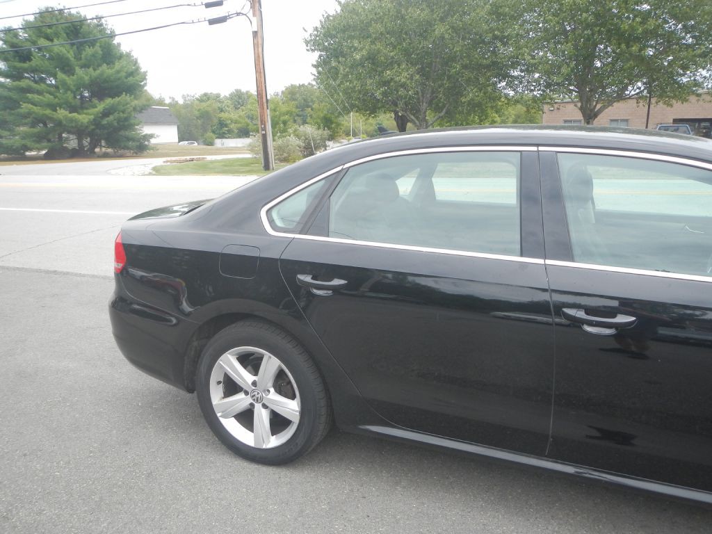 2015 Volkswagen Passat Image 13