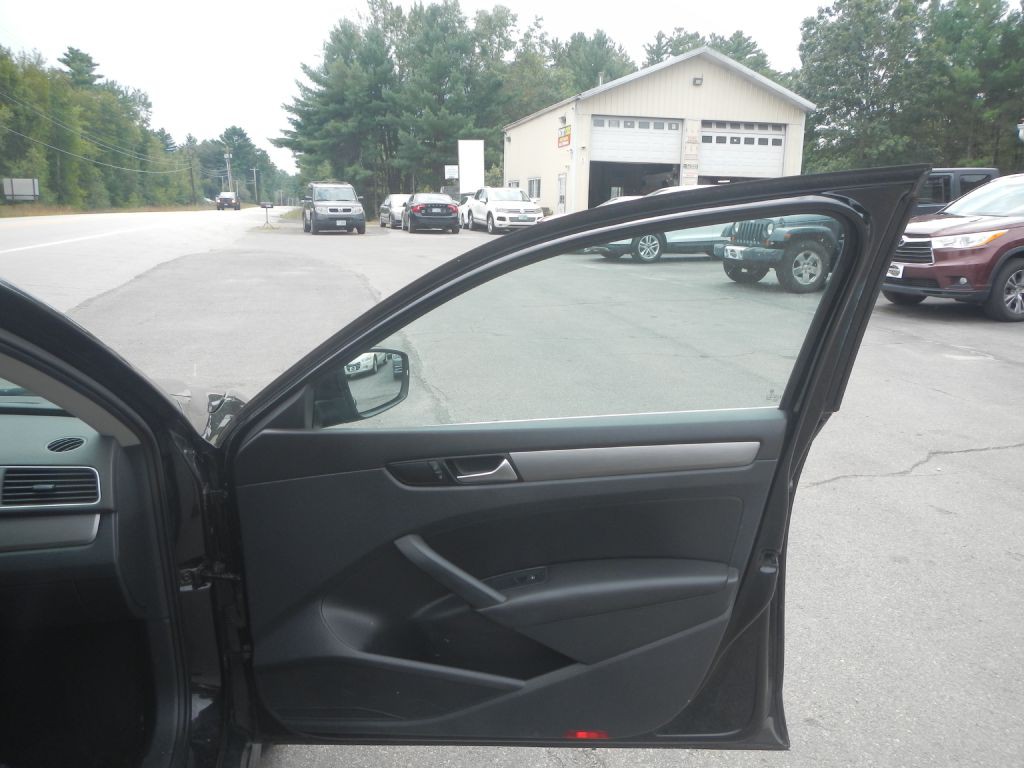 2015 Volkswagen Passat Image 15