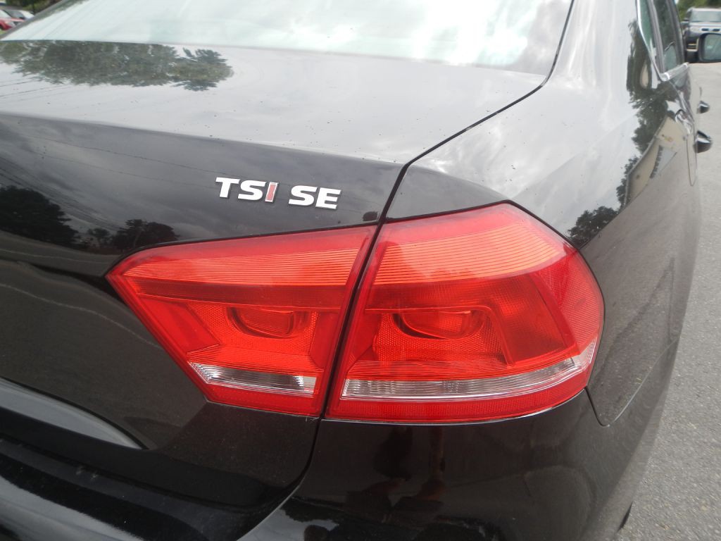 2015 Volkswagen Passat Image 29
