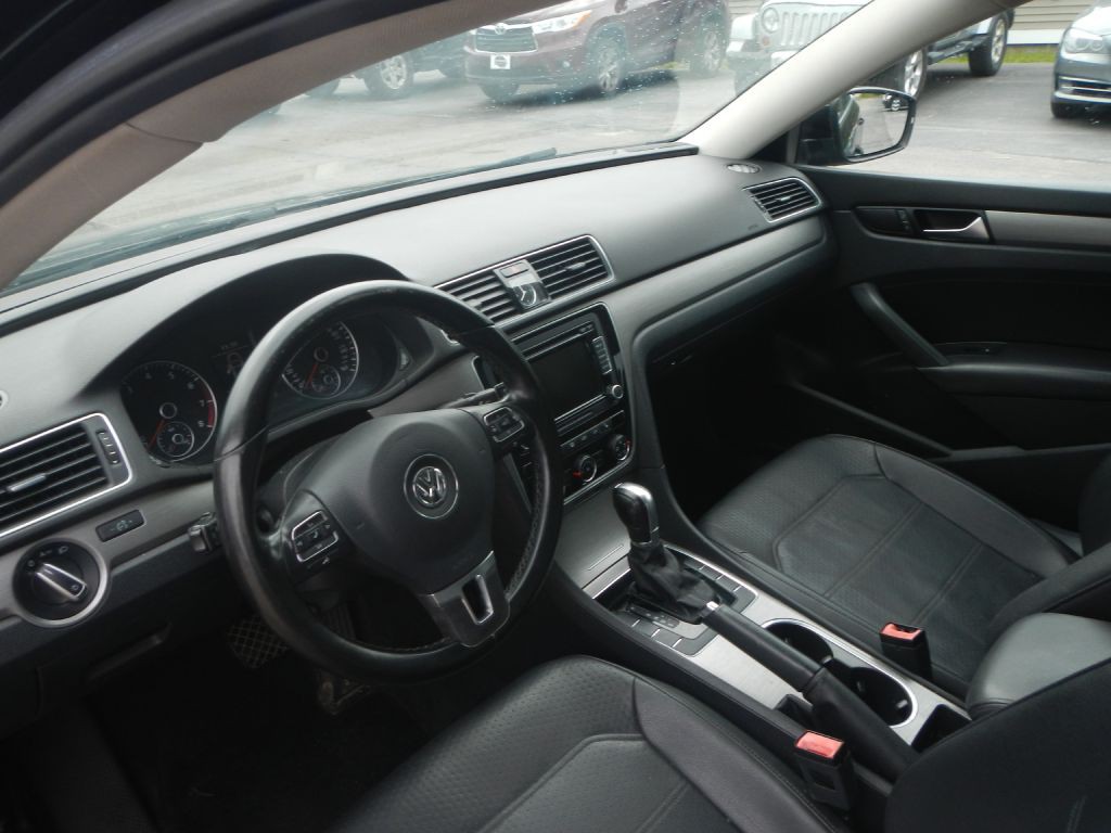 2015 Volkswagen Passat Image 41